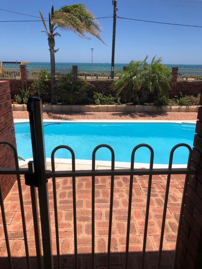 Beach House Opposite Ocean 4 Bed 2 Bathroom With Pool Geraldton Luaran gambar