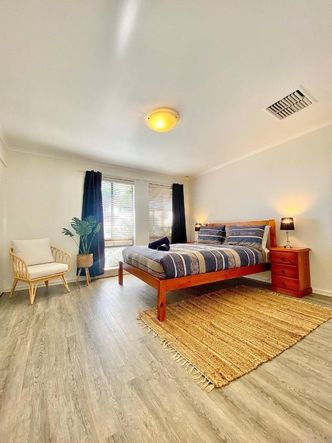 Beach House Opposite Ocean 4 Bed 2 Bathroom With Pool Geraldton Luaran gambar